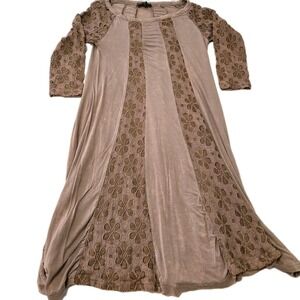 POL Mid Length Dress With Lace Floral Panels Throughout Size Small